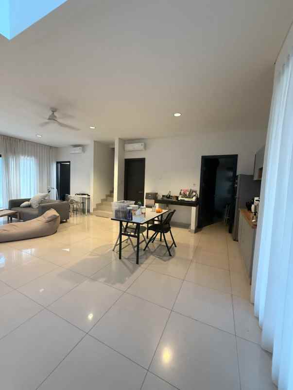 dijual rumah cluster wisteria metland