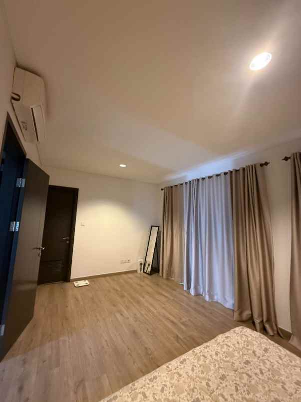 dijual rumah cluster wisteria metland