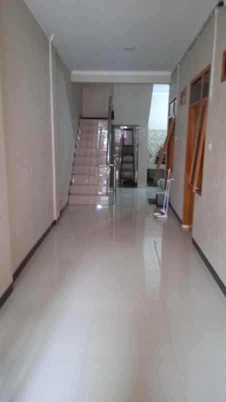 dijual rumah dago