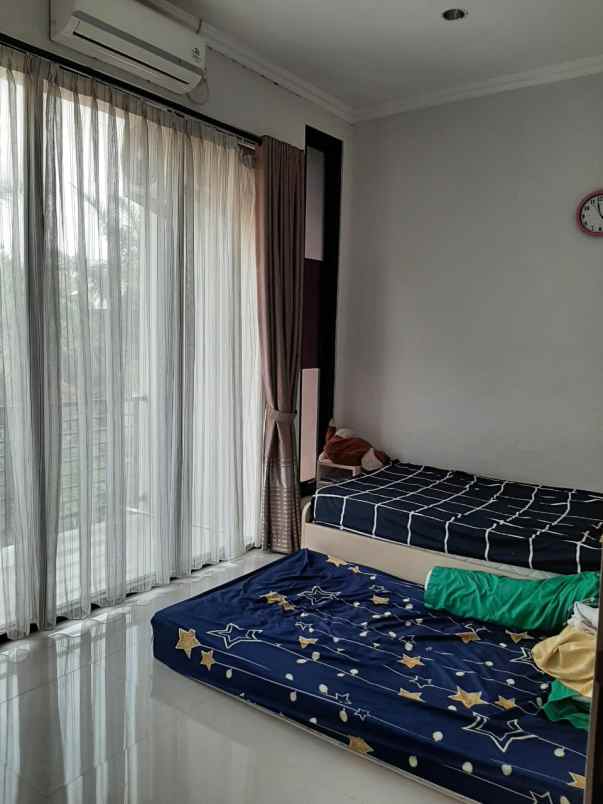 dijual rumah dalam komplek di cibubur jakarta timur