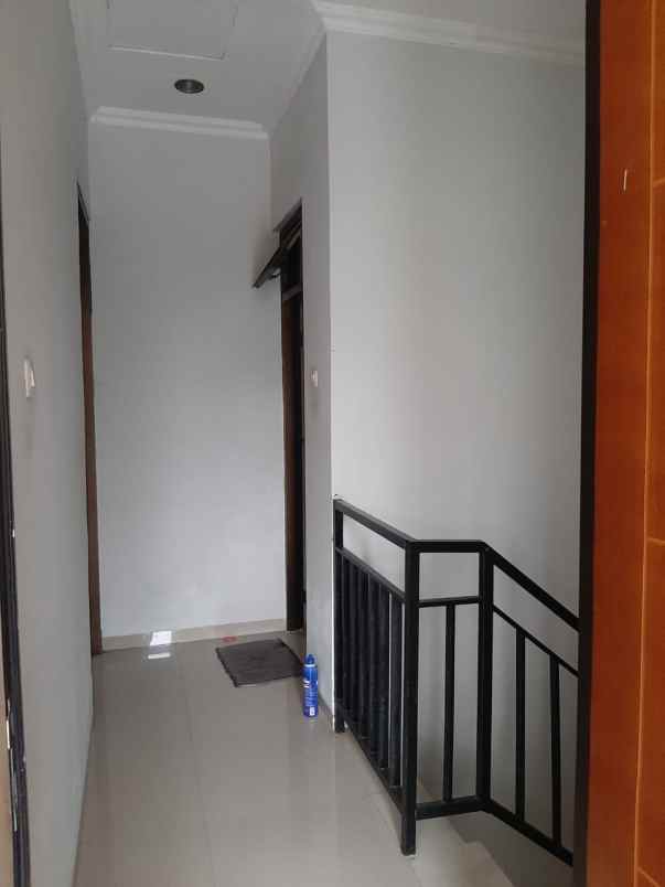 dijual rumah dalam komplek di cibubur jakarta timur