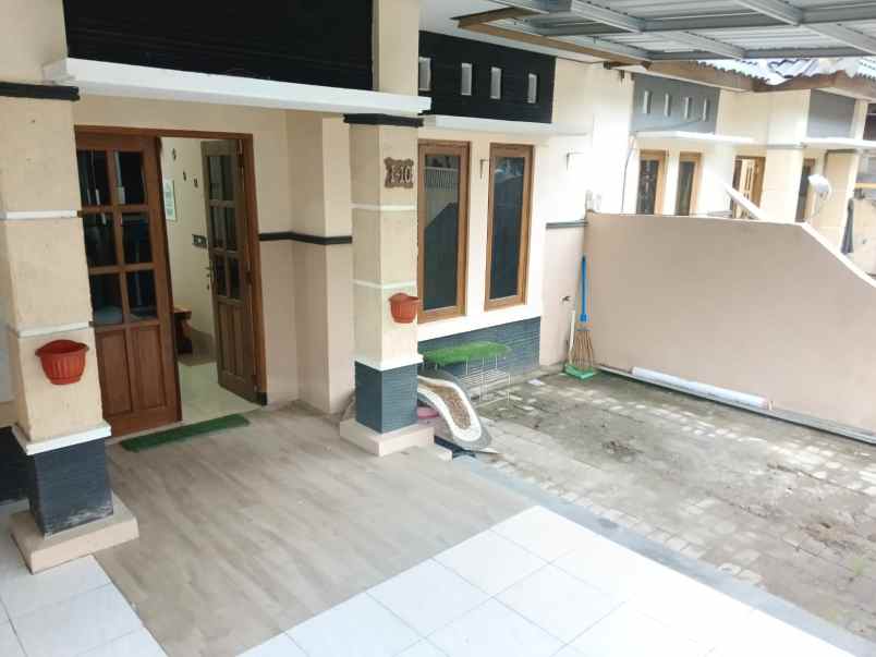 dijual rumah dalam perumahan