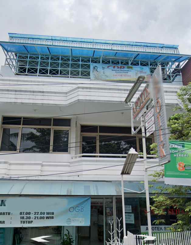 dijual rumah dan tempat usaha