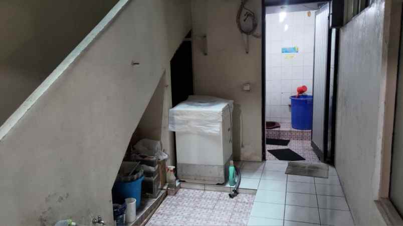 dijual rumah dan tempat usaha