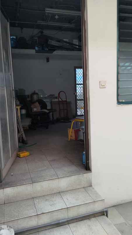 dijual rumah dan tempat usaha