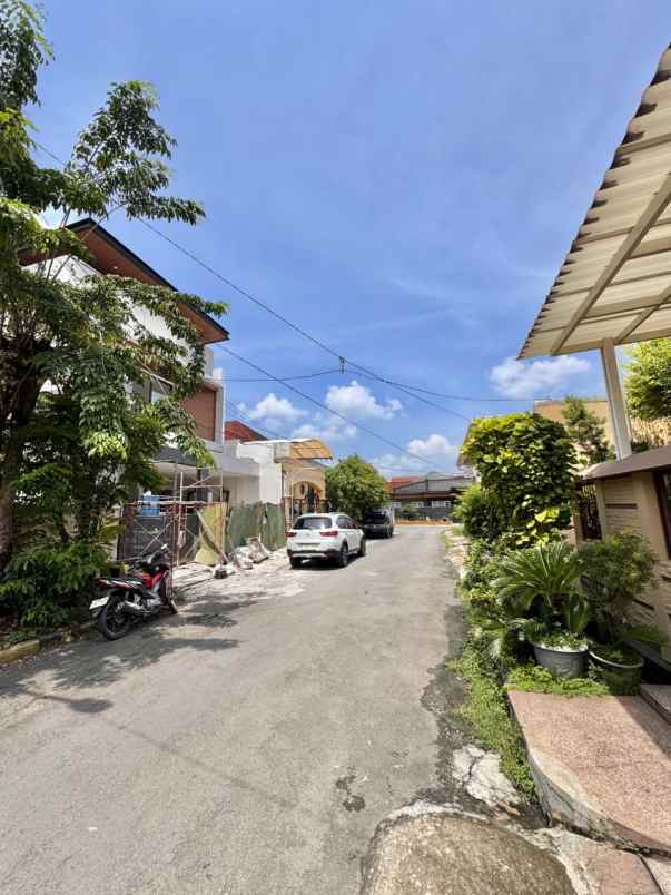 dijual rumah darmo harapan