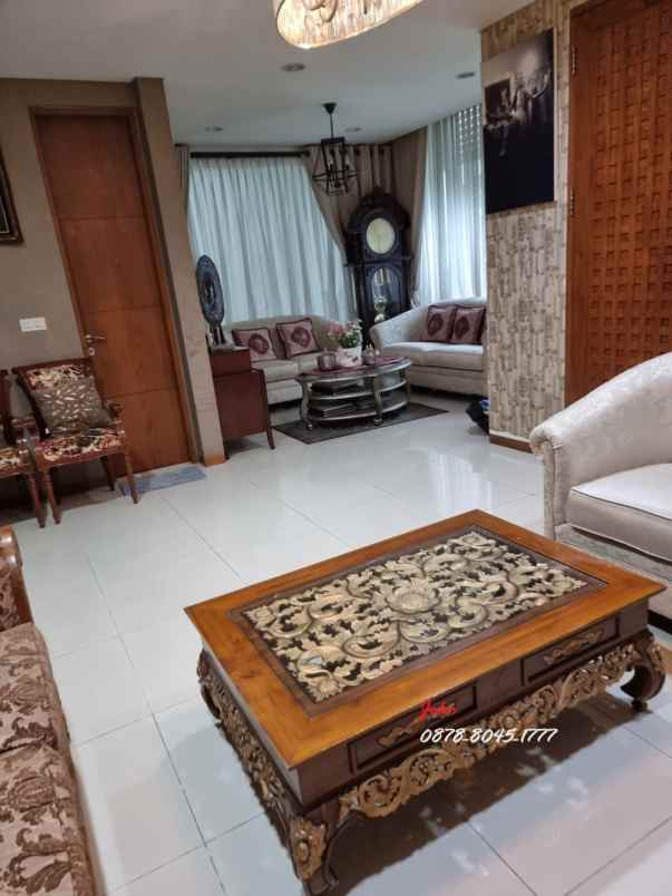 dijual rumah dekat bukit golf