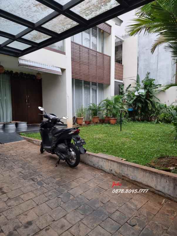 dijual rumah dekat bukit golf