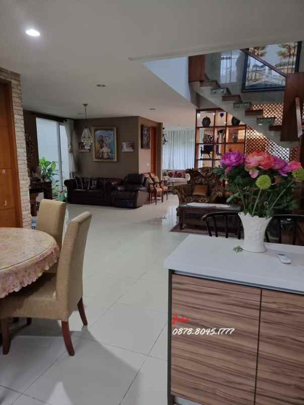 dijual rumah dekat bukit golf