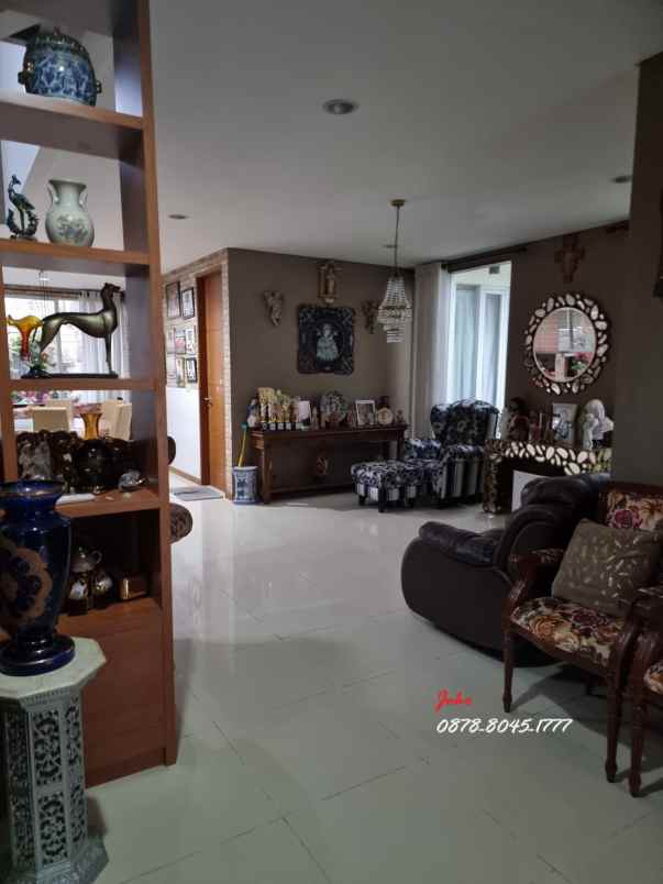 dijual rumah dekat bukit golf