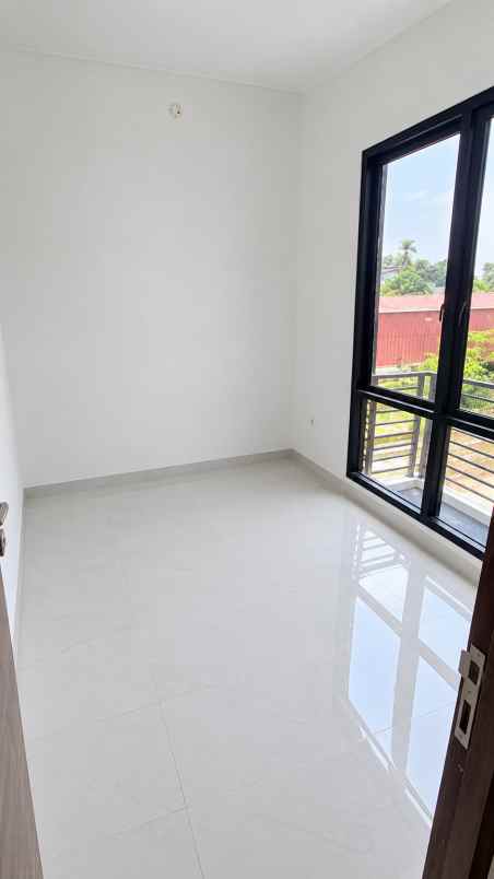 dijual rumah dekat pintu toll kukusan
