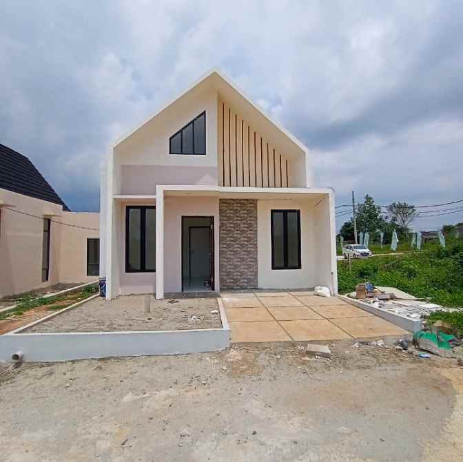 dijual rumah dekat st daru