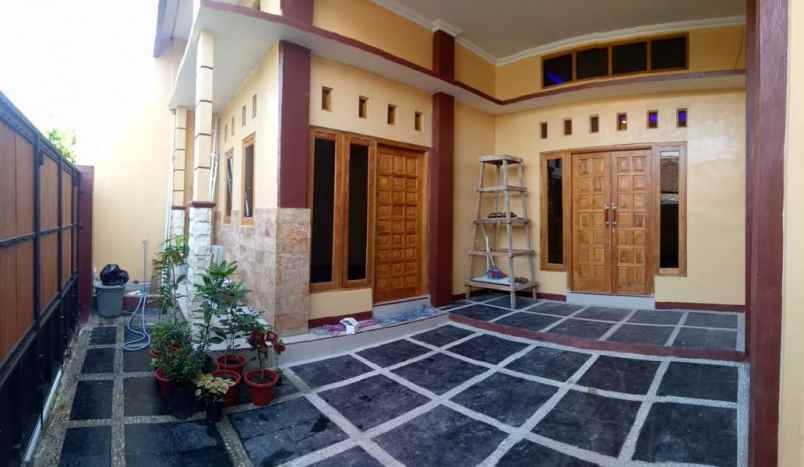 dijual rumah dekat stasiun tugu