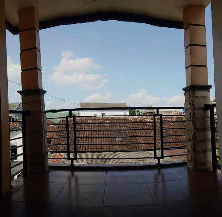 dijual rumah dekat stasiun tugu