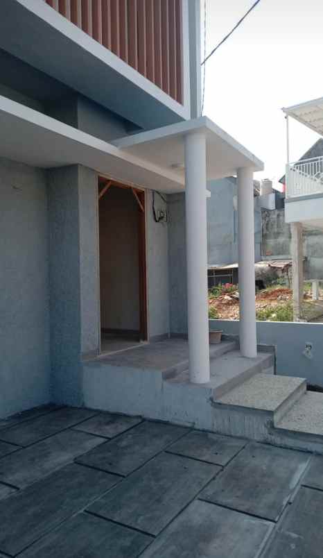 dijual rumah dekat tol jorr