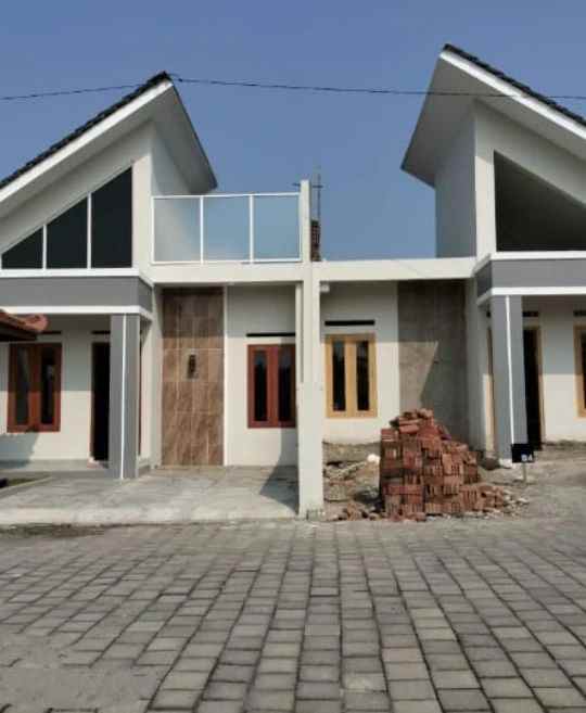 dijual rumah dengan rooftop murah kalasan sleman