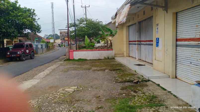 dijual rumah desa curugrendeng