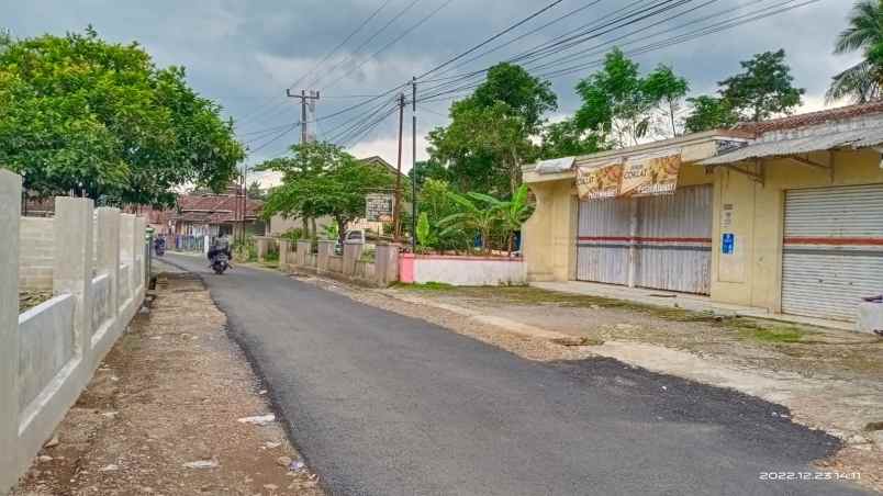 dijual rumah desa curugrendeng