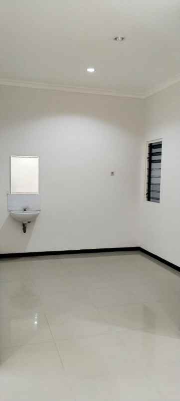 dijual rumah dharmahusada