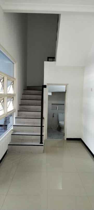 dijual rumah dharmahusada