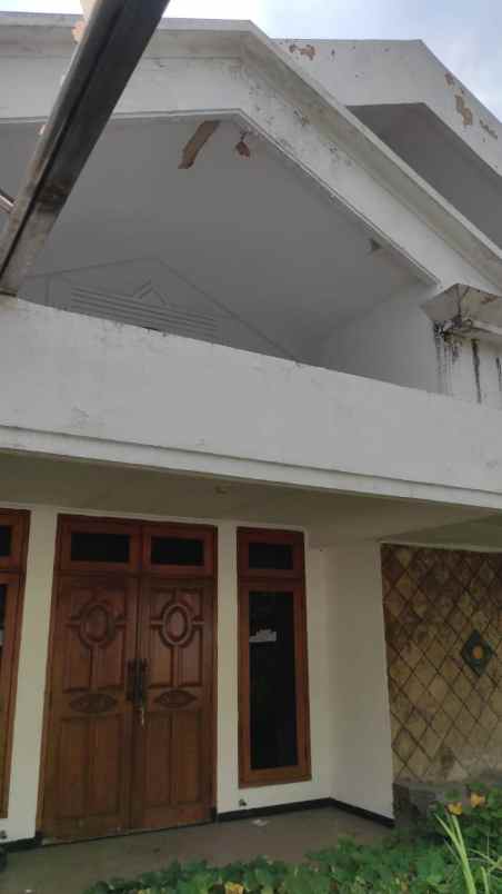 dijual rumah dharmahusada indah tengah