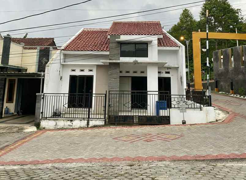 dijual rumah di cluster bumirejo banyumanik semarang