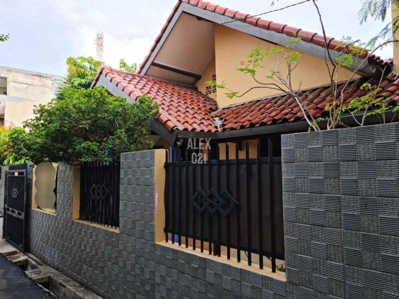 dijual rumah di jatinegara gang motor jakarta timur