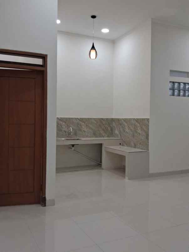 dijual rumah di nawang wulan indraprastha semarang