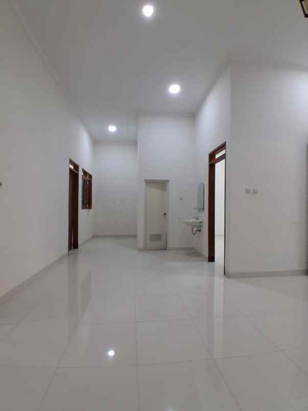 dijual rumah di nawang wulan indraprastha semarang