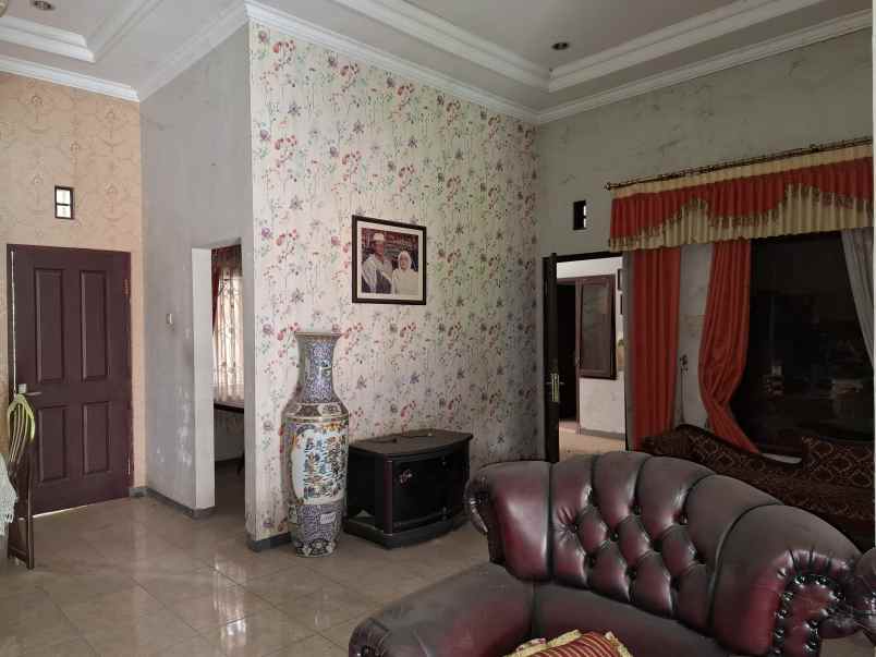 dijual rumah di perumahan griya mangli indah jember