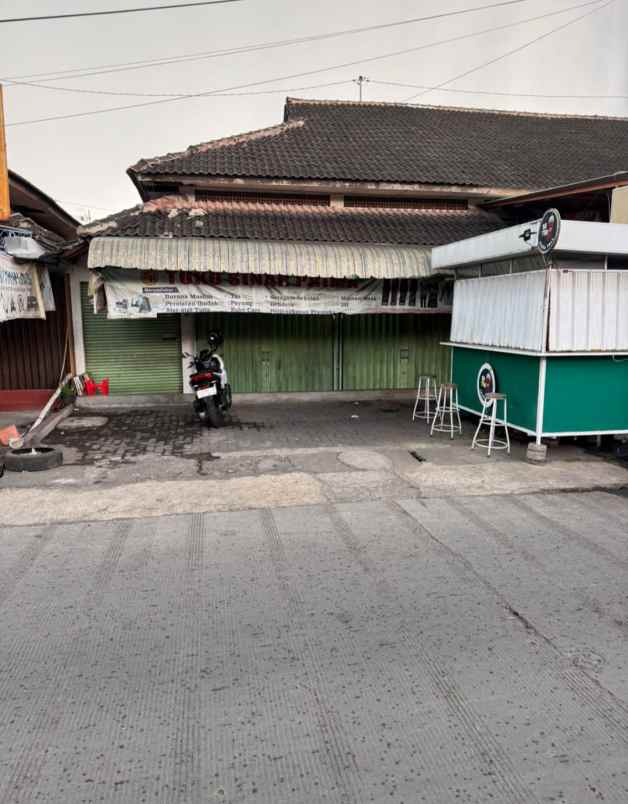 dijual rumah di pucang gading semarang