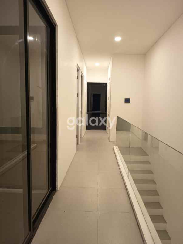 dijual rumah dian istana