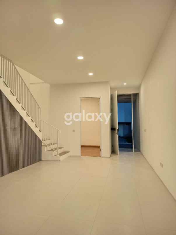 dijual rumah dian istana