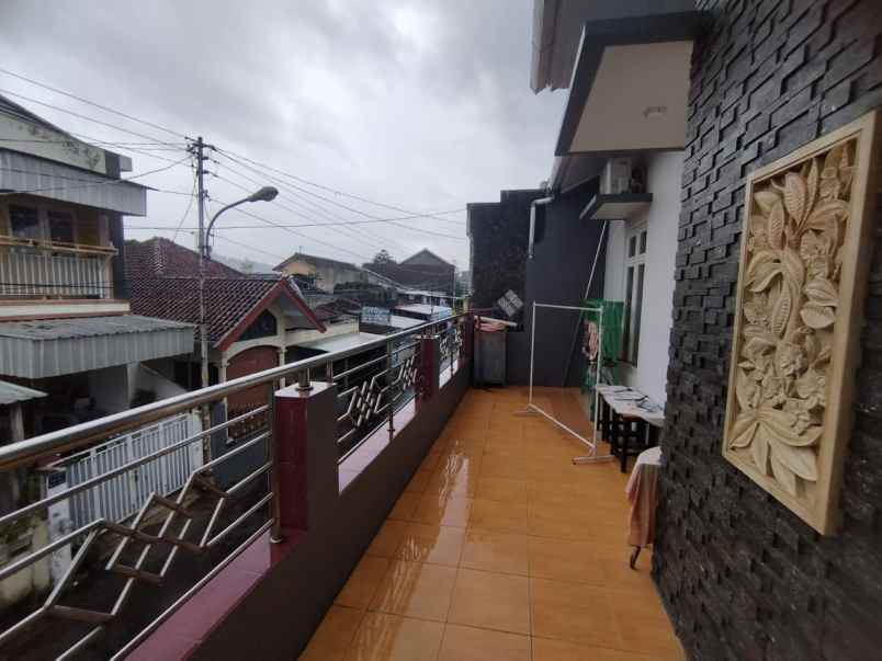 dijual rumah dijual rumah di jl giyanti