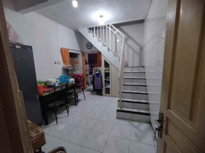 dijual rumah dijual rumah di jl giyanti