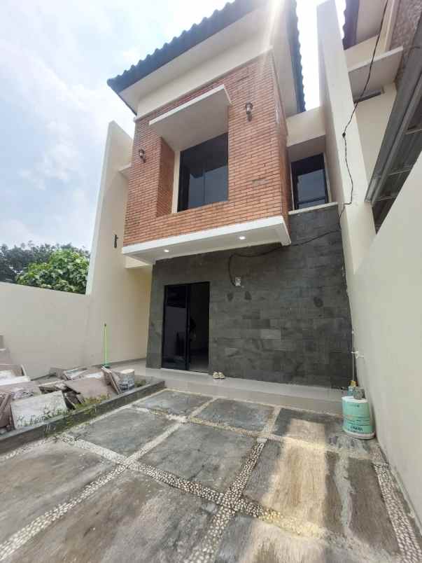 dijual rumah duren sawit