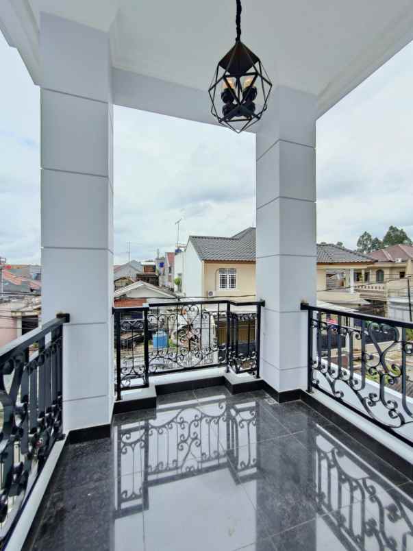 dijual rumah duren sawit jaktim