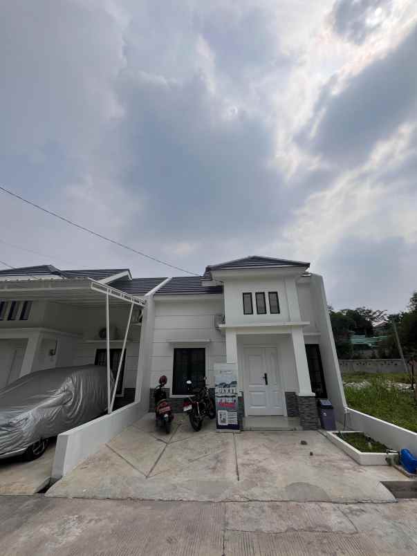 dijual rumah eropa klasik 15 menit ke stasiun citayam