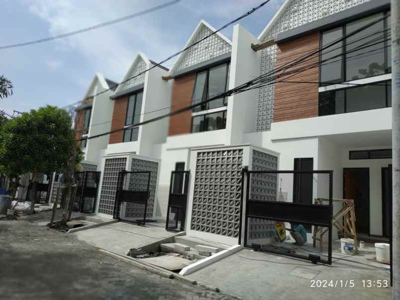 dijual rumah gading pantai