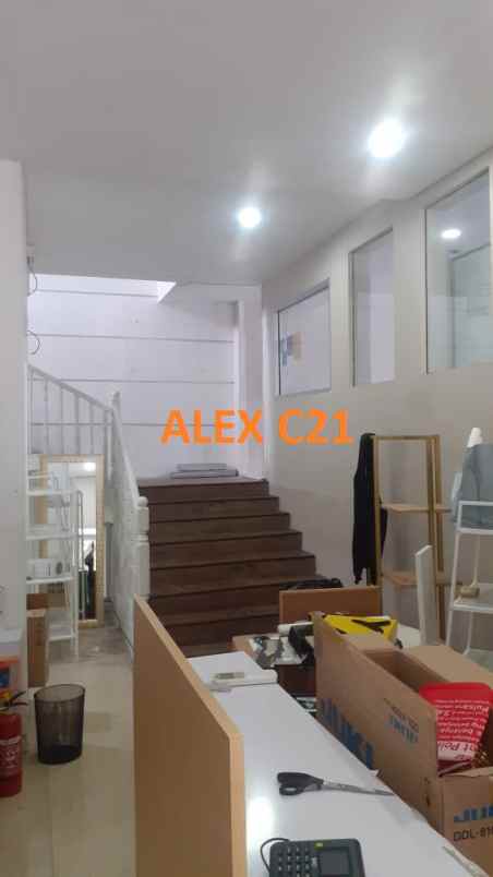 dijual rumah gandaria b u