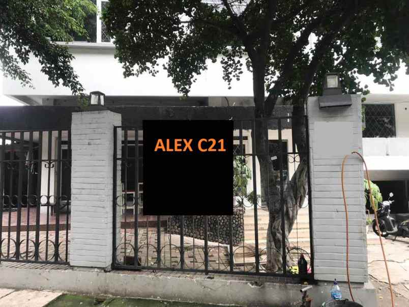 dijual rumah gandaria b u