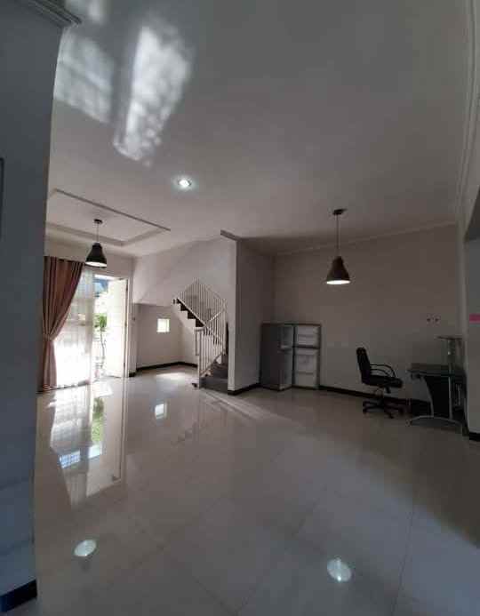 dijual rumah gayungsari