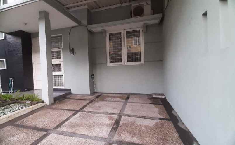 dijual rumah gayungsari