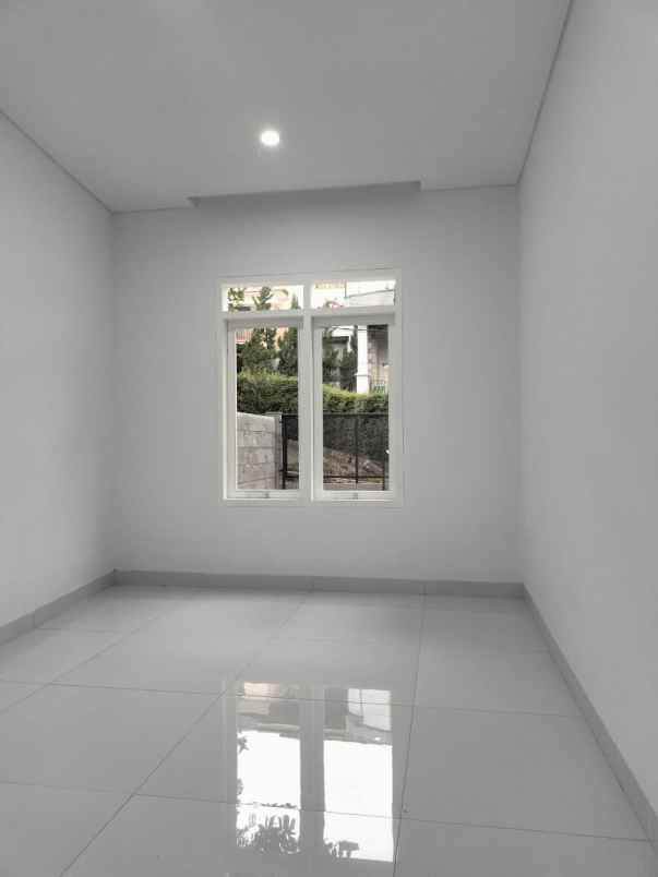 dijual rumah gegerkalong bandung