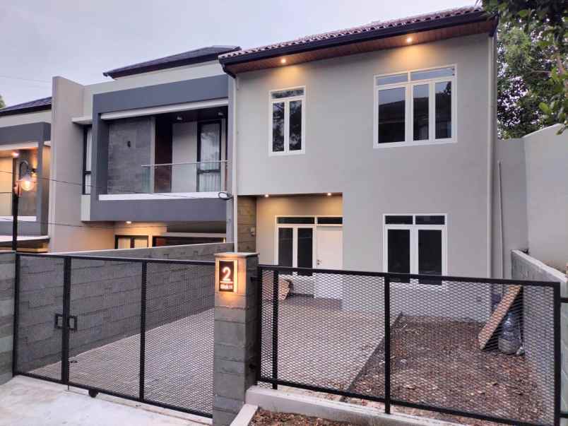 dijual rumah gegerkalong bandung