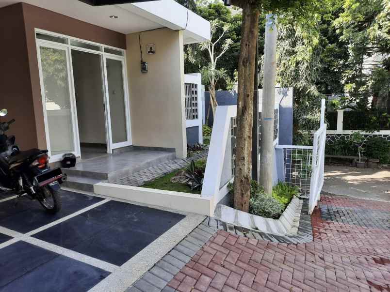 dijual rumah gegerkalong setiabudi