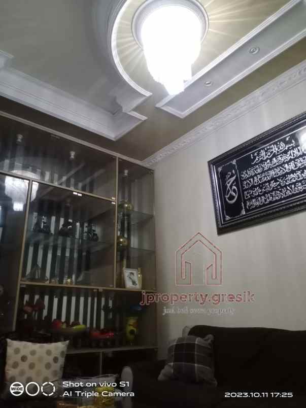 dijual rumah gkb perabot 2 5 lantai gresik