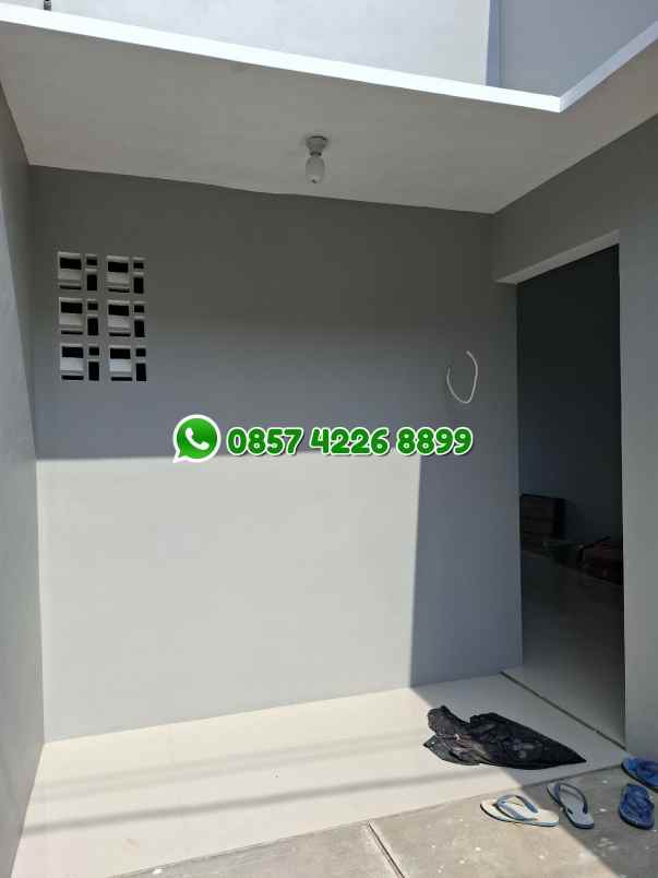 dijual rumah grafika raya