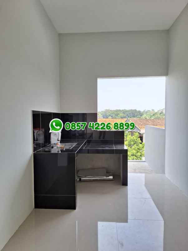 dijual rumah grafika raya