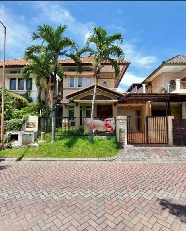 dijual rumah graha familil